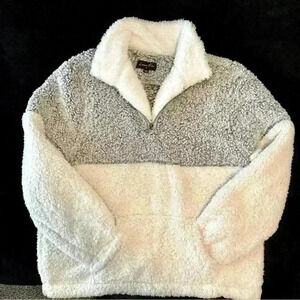 Love Tree Sherpa  Pullover Size Medium